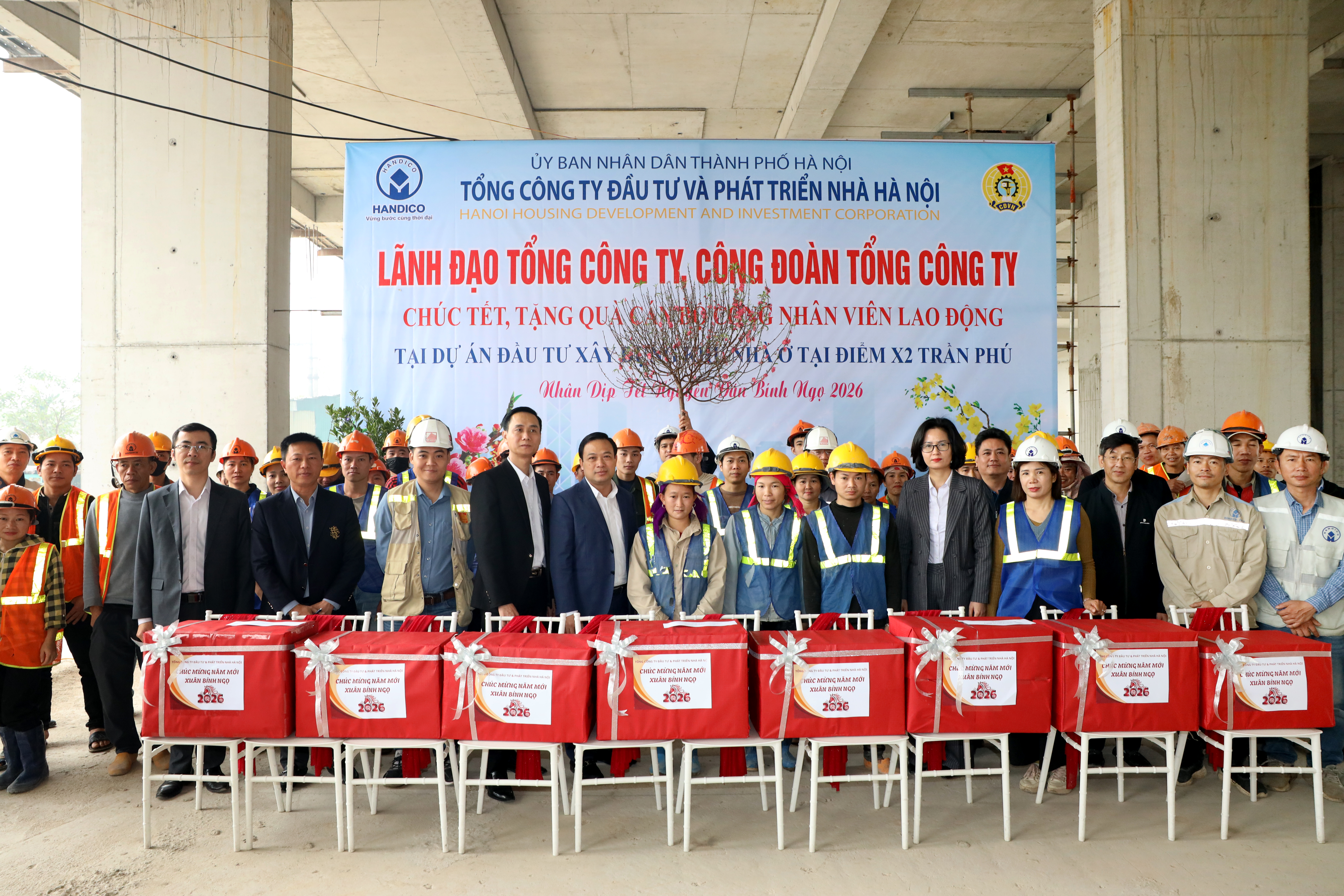 Tết đến với công trường Handico Riverside